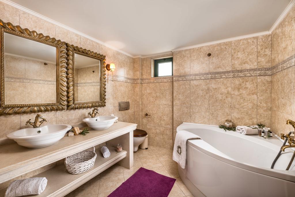 Golden Crest Villa 赫索尼索斯 外观 照片